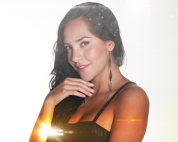 Paola Tovar en Mundos Opuestos