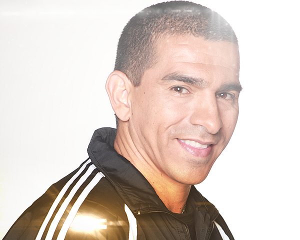 Víctor Hugo Aristizábal "Aristi" en Mundos Opuestos