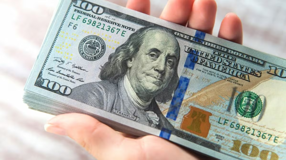 Pantalla con cotización del dólar frente al peso colombiano