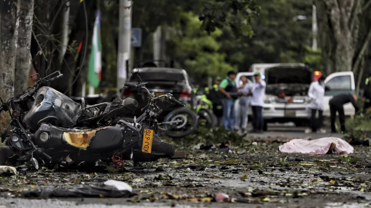 Daños en la zona aledaña a la base aérea Marco Fidel Suárez en Cali
