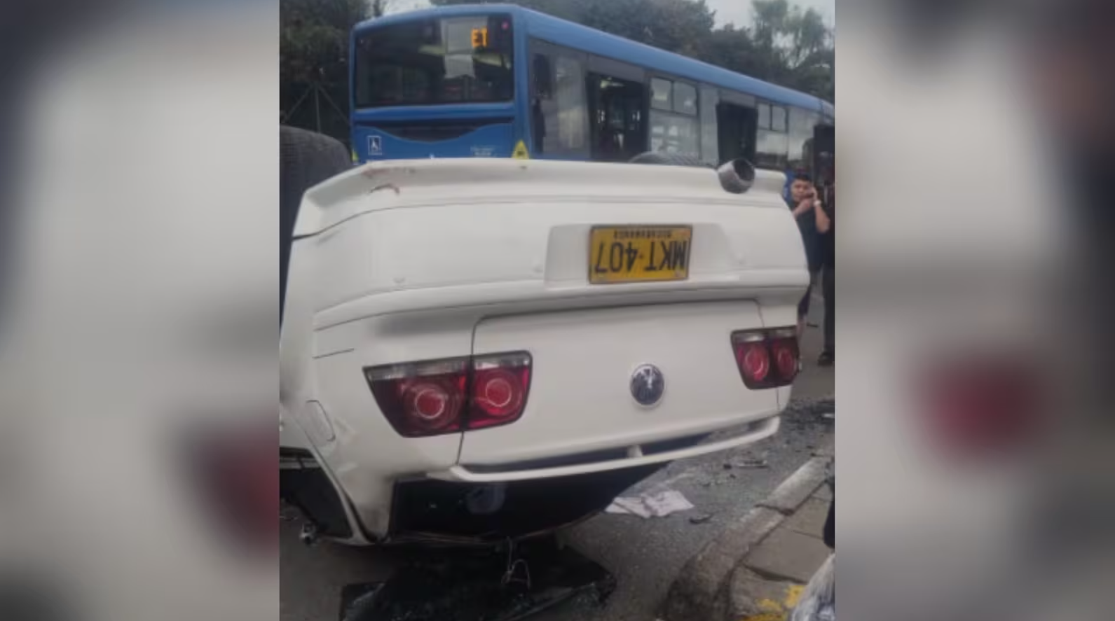 Video revela el momento del accidente en Bogotá donde murieron dos moteras; el carro habría salido de una caravana de Halloween Video revela el momento del accidente en Bogotá donde murieron dos moteras; el carro habría salido de una caravana de Halloween
