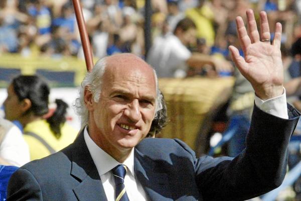 Carlos Bianchi es el nuevo entrenador de Boca Juniors para el 2013 Carlos Bianchi es el nuevo entrenador de Boca Juniors para el 2013