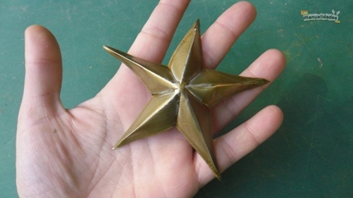 Convierte las latas de gaseosa en estrellas de navidad Convierte las latas de gaseosa en estrellas de navidad