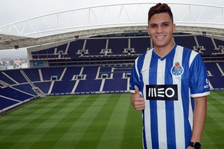 Juan Fernando Quintero firmó con el Porto por cuatro años Juan Fernando Quintero firmó con el Porto por cuatro años