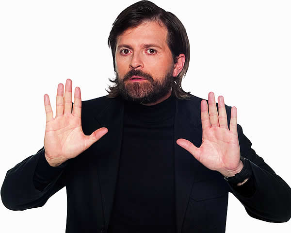 Julio César Herrera es el Profesor Arango Julio César Herrera es el Profesor Arango