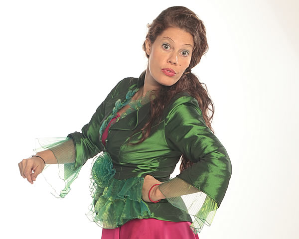 Lorna Cepeda es La Celosa en Casa de Reinas